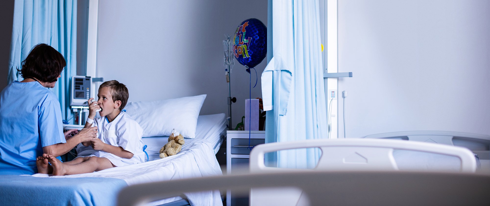 patient-using-inhaler-at-hospital-2026-01-11-10-31-31-utc-1