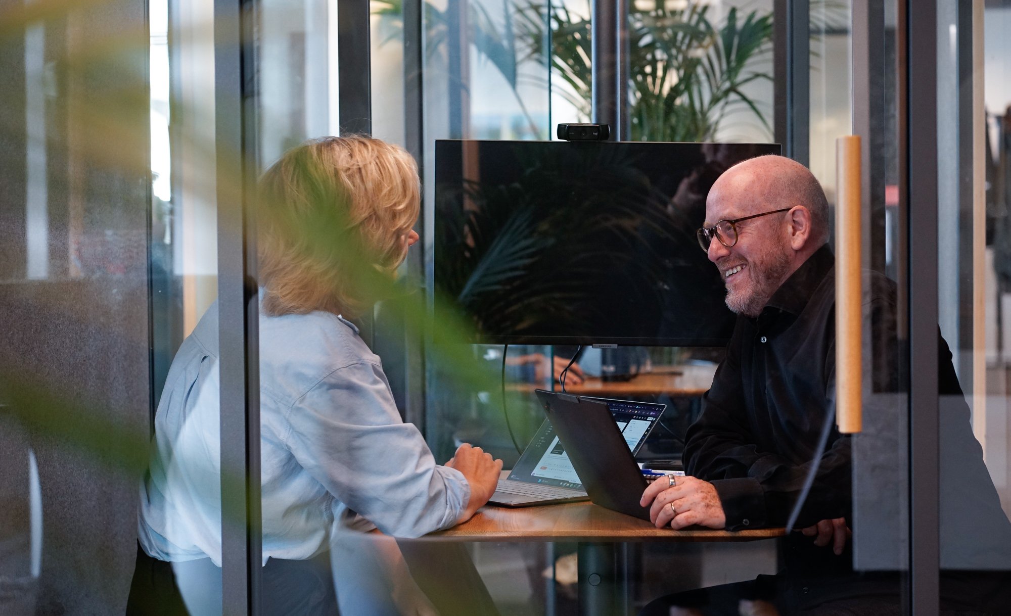 ML6 Gent Office- employees discussing